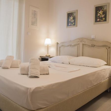 Casa Christabella Lägenhet Paralia Vrachou Exteriör bild