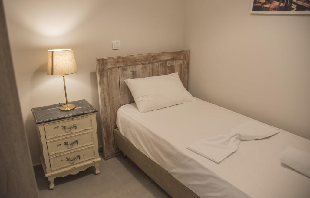 Casa Christabella Lägenhet Paralia Vrachou Exteriör bild