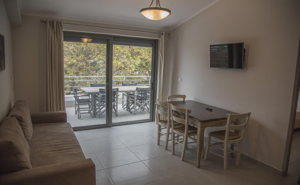 Casa Christabella Lägenhet Paralia Vrachou Exteriör bild