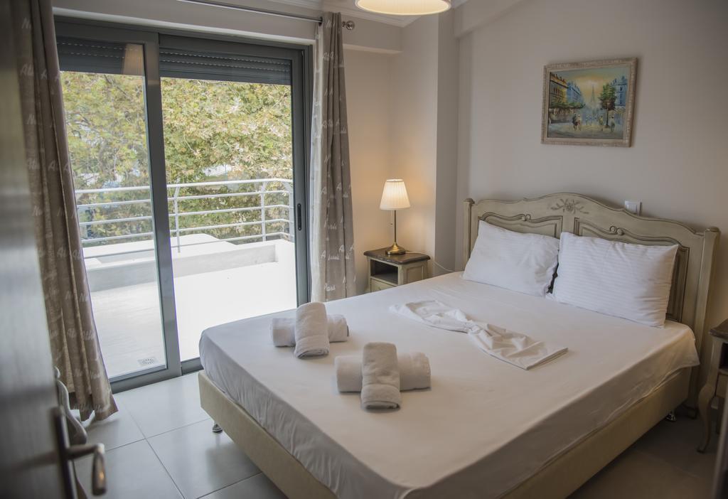 Casa Christabella Lägenhet Paralia Vrachou Exteriör bild
