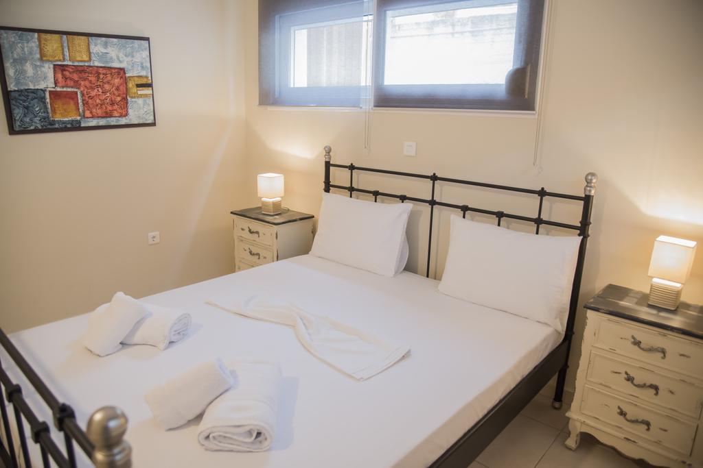 Casa Christabella Lägenhet Paralia Vrachou Exteriör bild