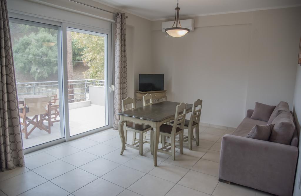 Casa Christabella Lägenhet Paralia Vrachou Exteriör bild