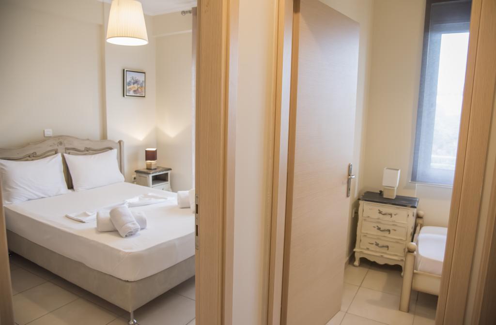 Casa Christabella Lägenhet Paralia Vrachou Exteriör bild