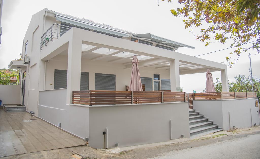 Casa Christabella Lägenhet Paralia Vrachou Exteriör bild